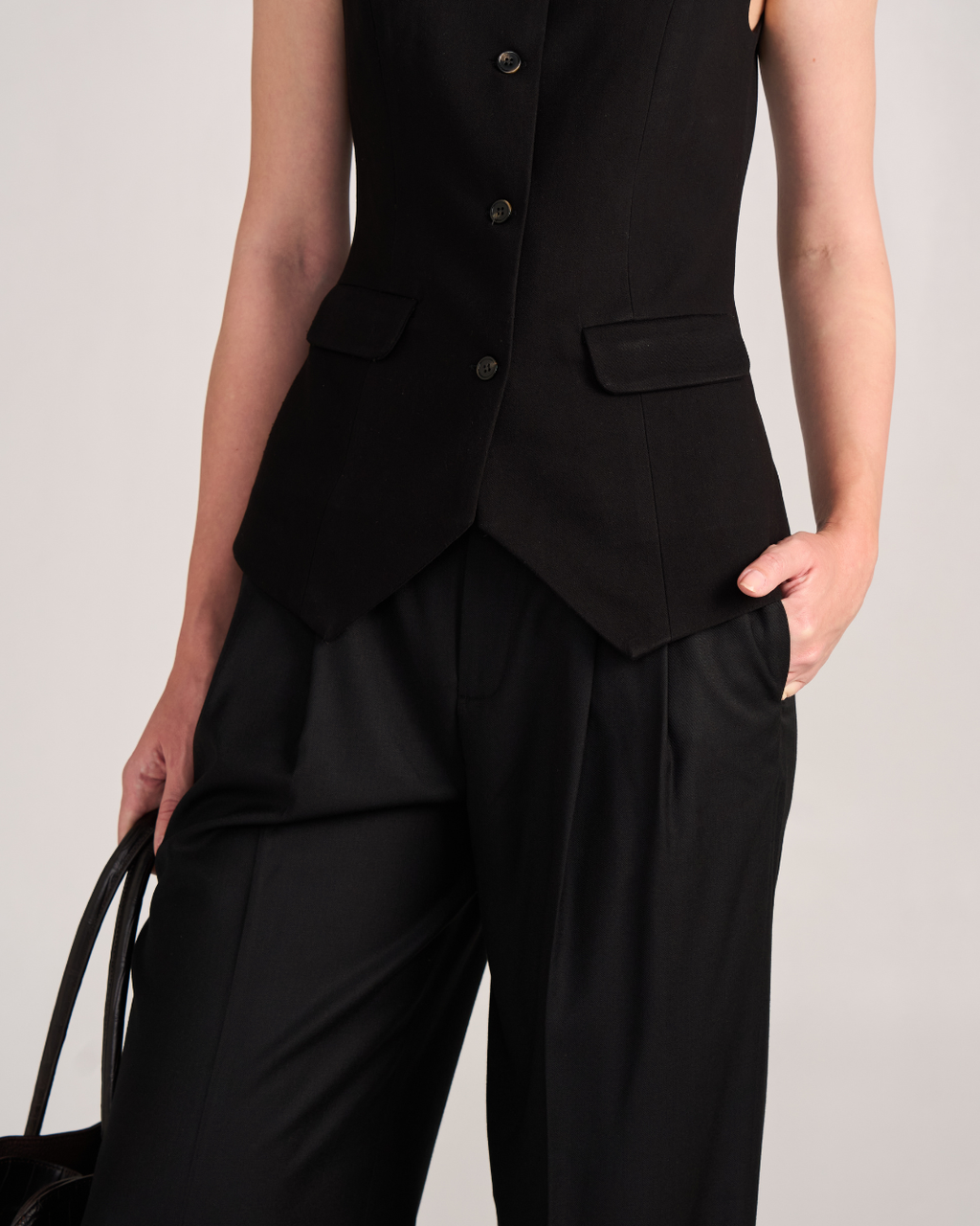 02 Essential Pants