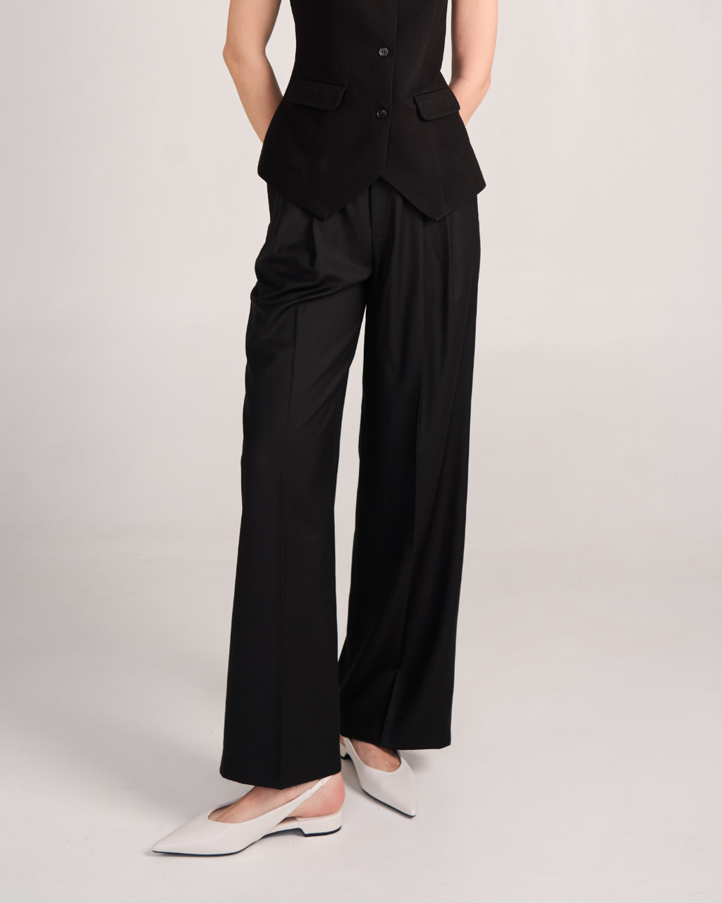 02 Essential Pants