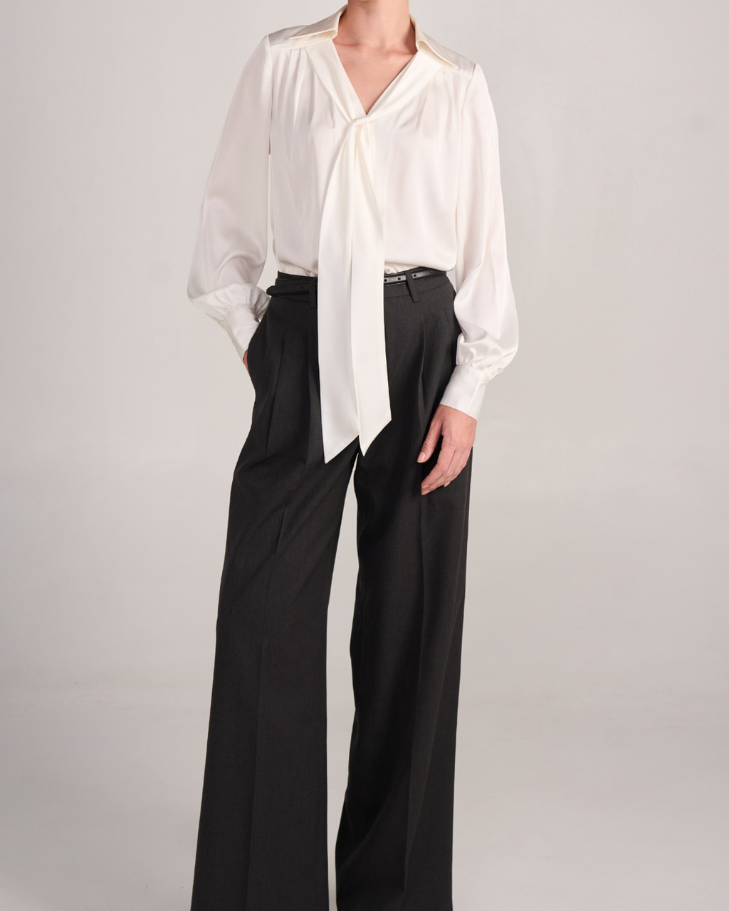 02 Essential Pants
