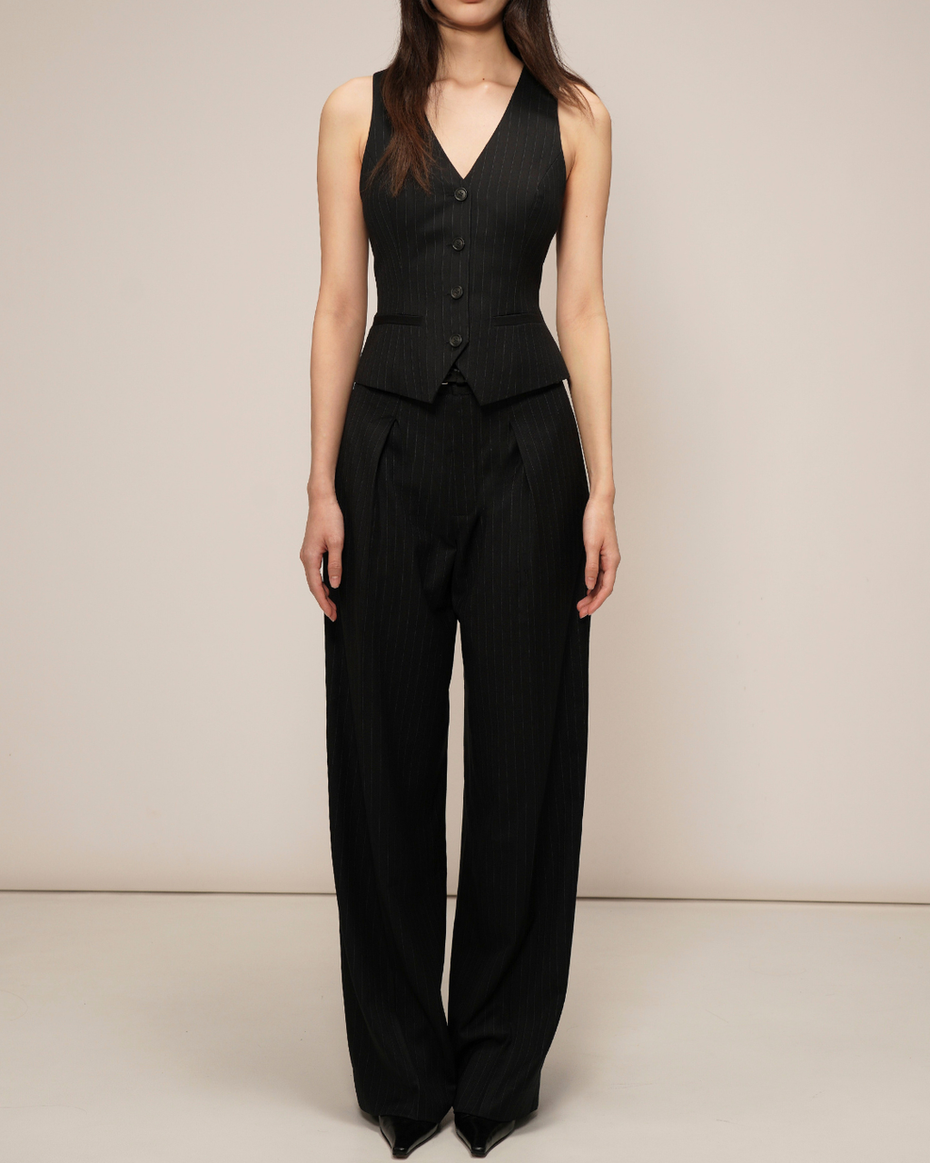 01 Signature Darted Pants