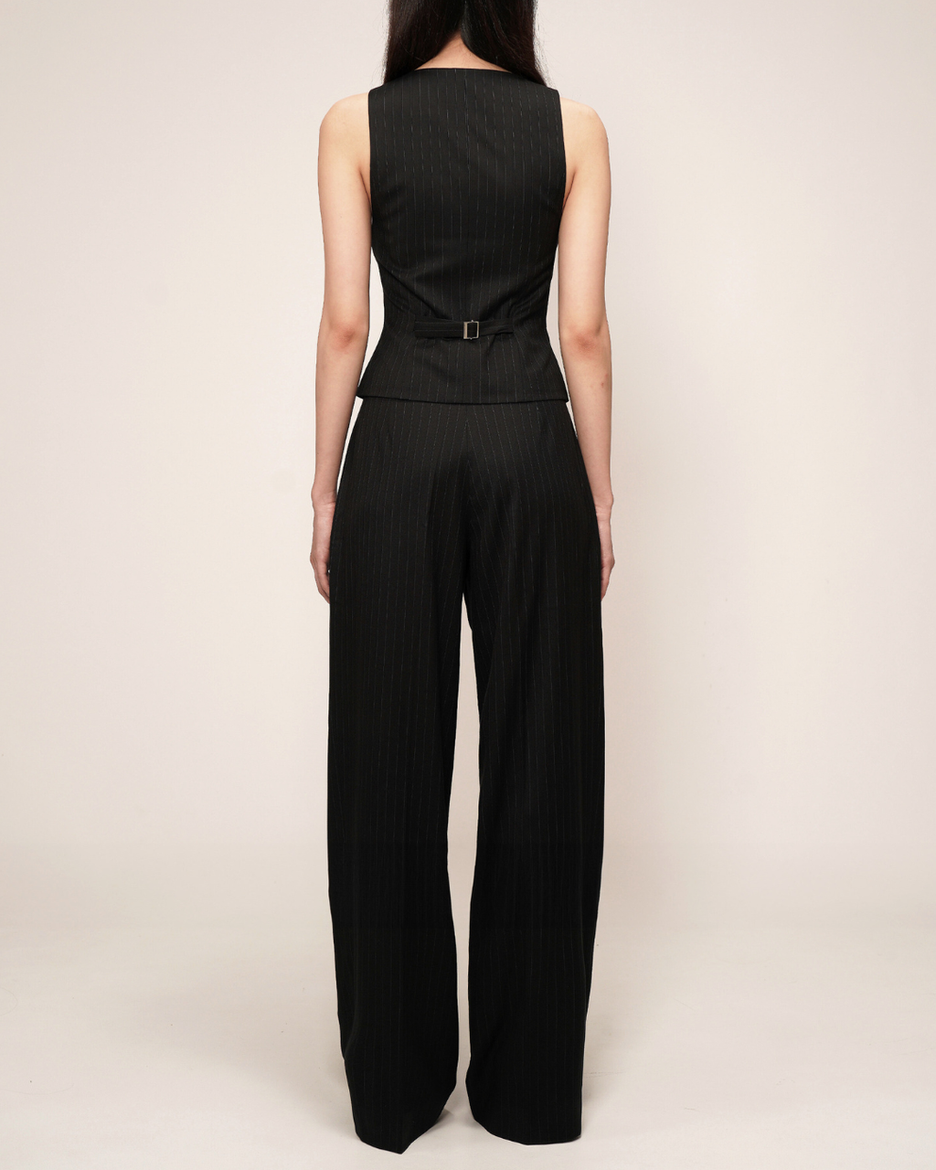 01 Signature Darted Pants