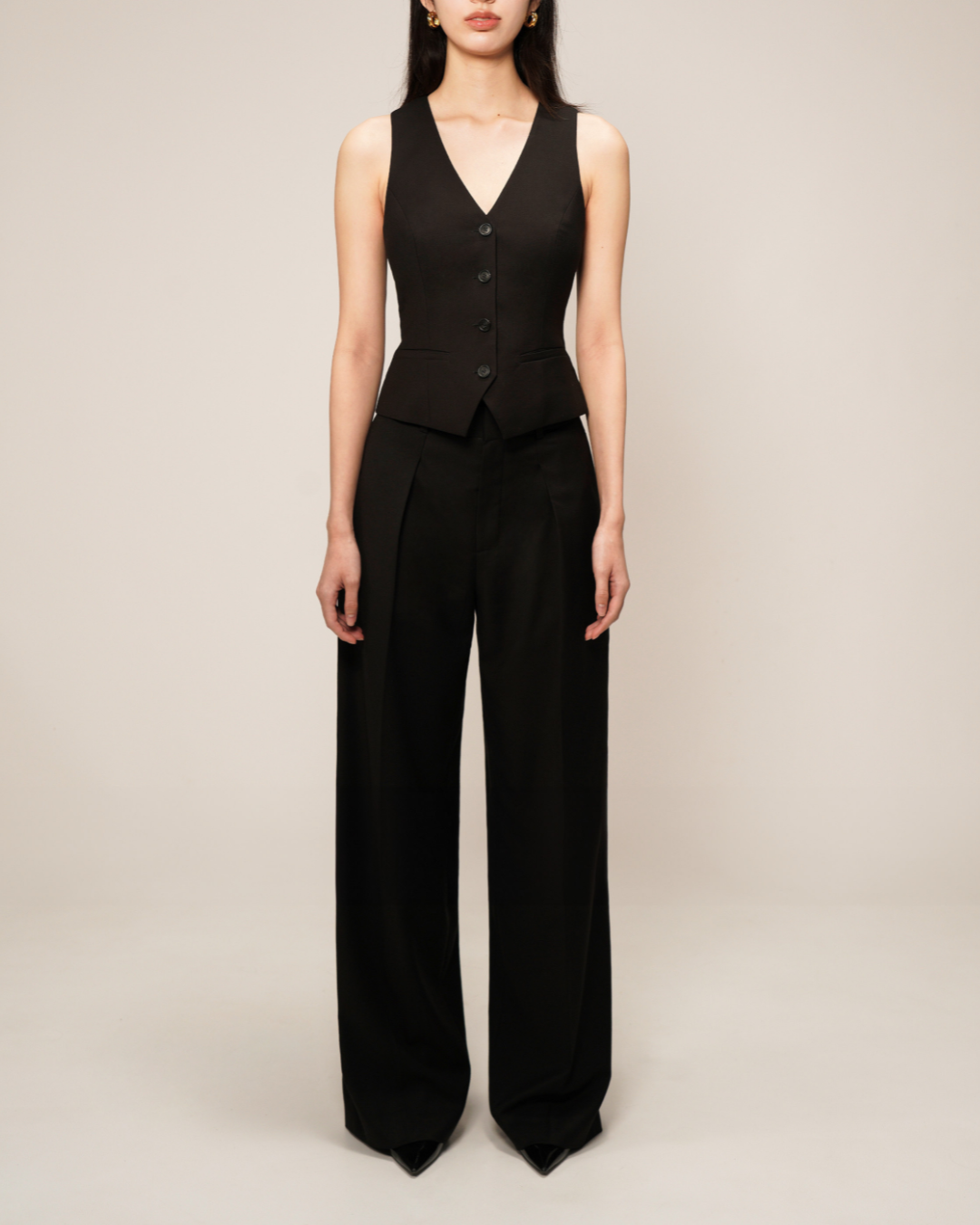 01 Signature Darted Pants