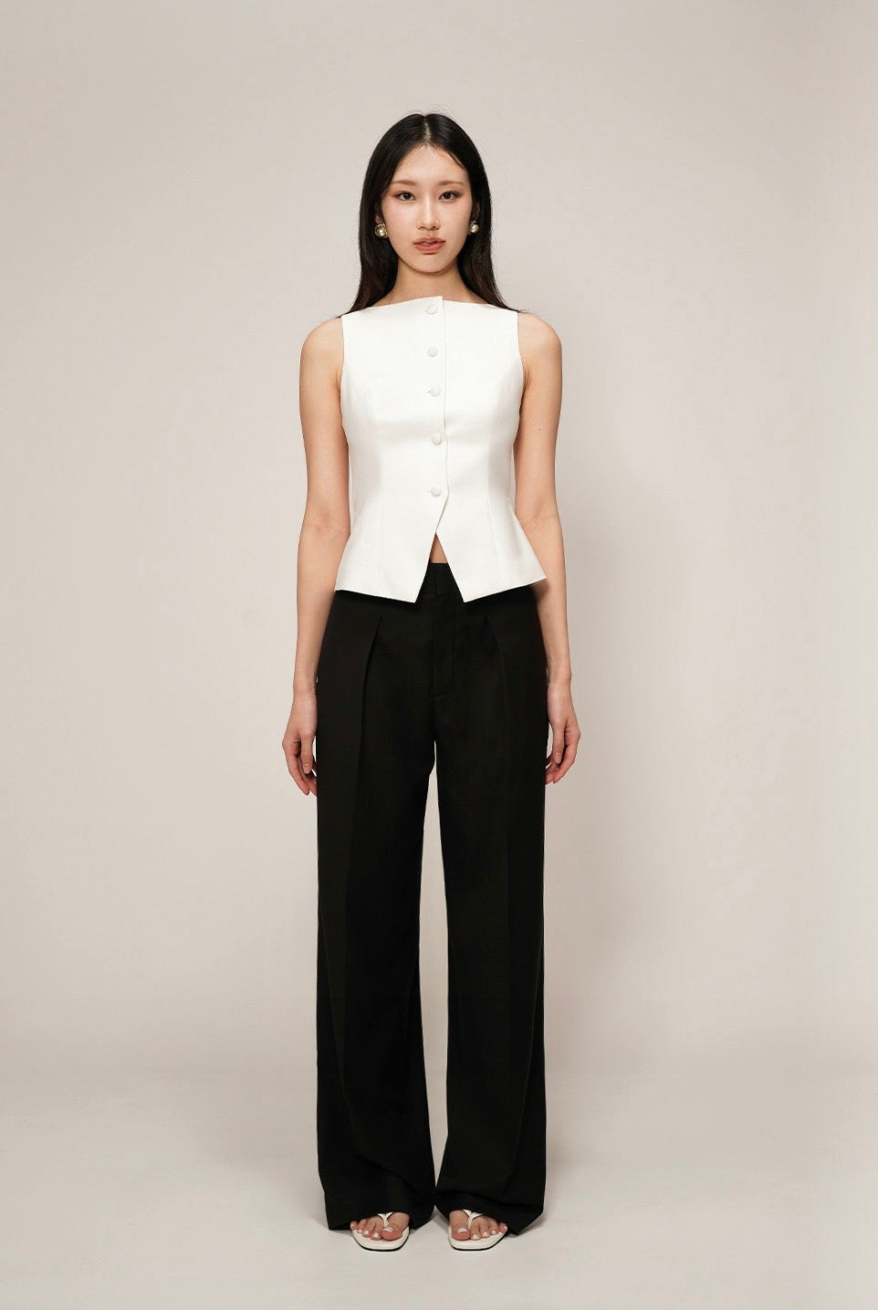 01 Signature Darted Pants